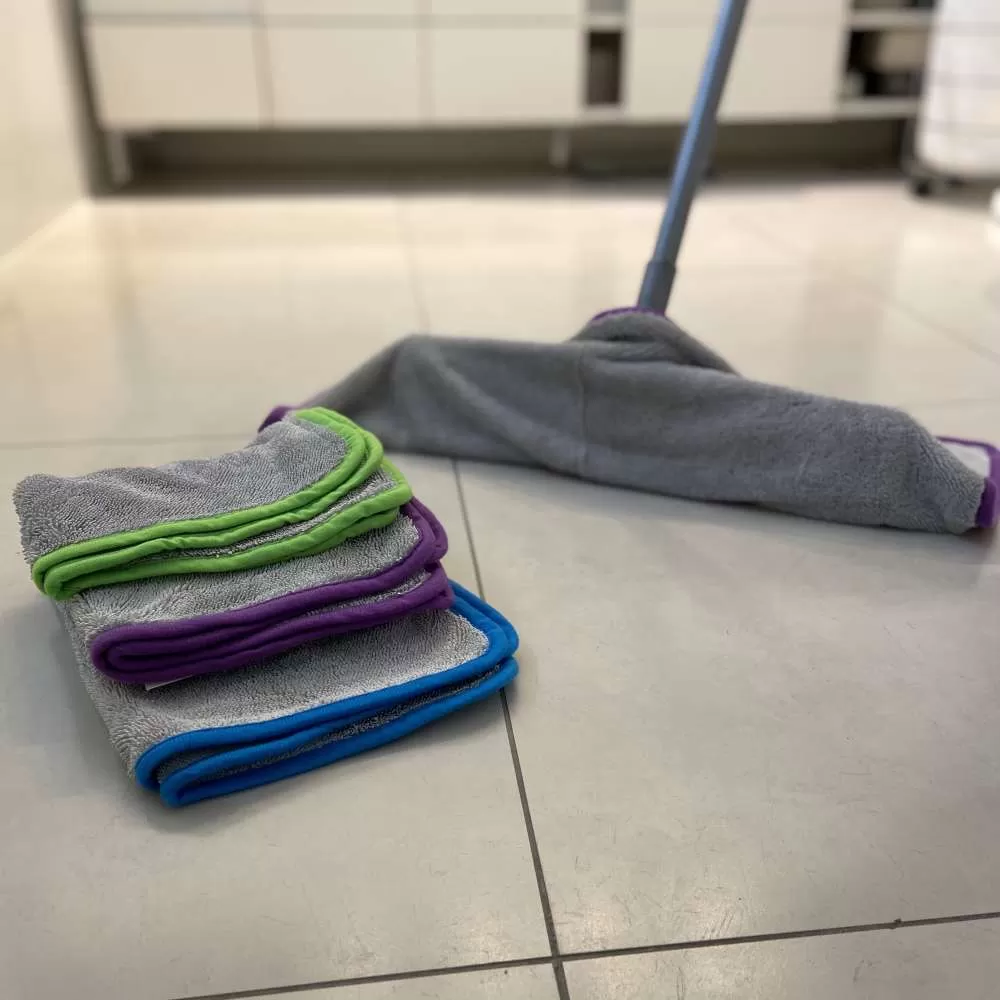 PAÑO MICROFIBRA PISO SÚPER ABSORBENTE GRIS 40X60CM LAFFITTÉ